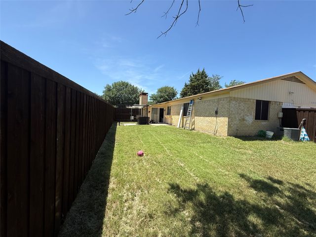2809 Royalty Drive, Garland, TX 75044