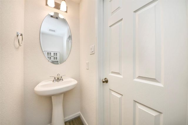 2916 Shimmer Edge Drive, Katy, TX 77493