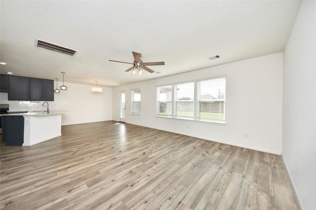 2916 Shimmer Edge Drive, Katy, TX 77493