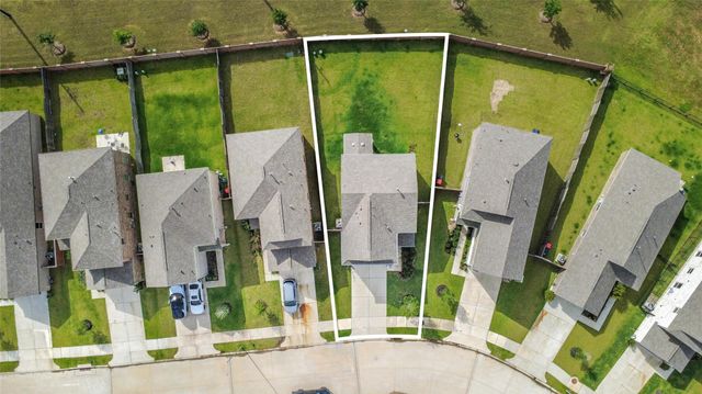 2916 Shimmer Edge Drive, Katy, TX 77493