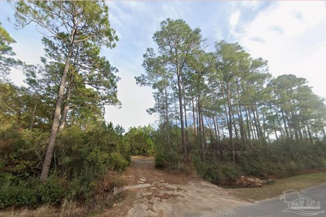 5599 Del Rey Dr, Milton, FL 32583