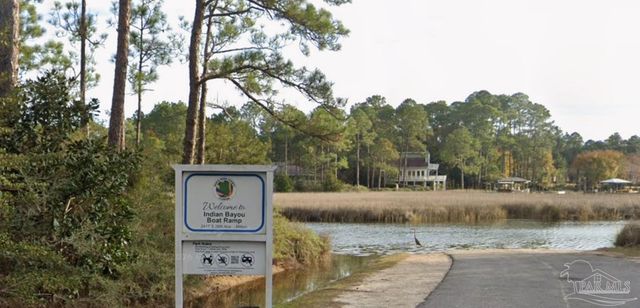 5599 Del Rey Dr, Milton, FL 32583