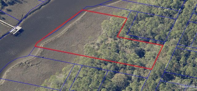 5599 Del Rey Dr, Milton, FL 32583