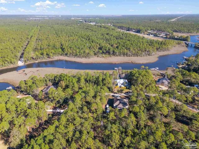 5599 Del Rey Dr, Milton, FL 32583