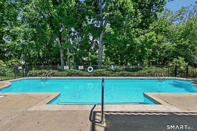 73 Riverside Avenue 3A, Stamford, CT 06905