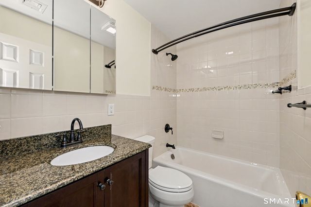 73 Riverside Avenue 3A, Stamford, CT 06905