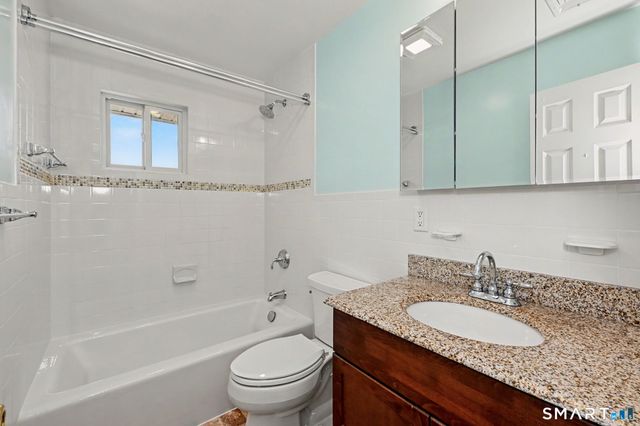 73 Riverside Avenue 3A, Stamford, CT 06905