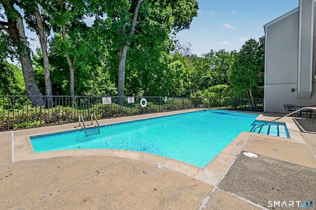 73 Riverside Avenue 3A, Stamford, CT 06905