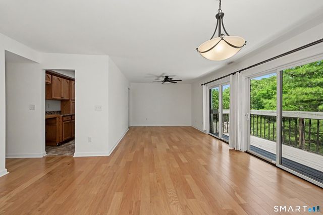 73 Riverside Avenue 3A, Stamford, CT 06905