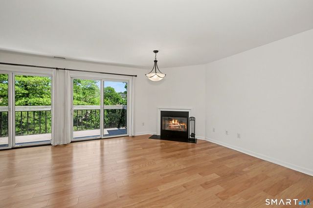 73 Riverside Avenue 3A, Stamford, CT 06905