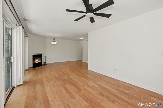 73 Riverside Avenue 3A, Stamford, CT 06905