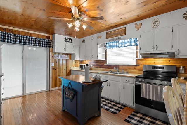 945 N Maple Street, Whitwell, TN 37397