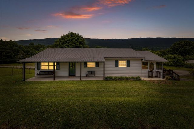 945 N Maple Street, Whitwell, TN 37397