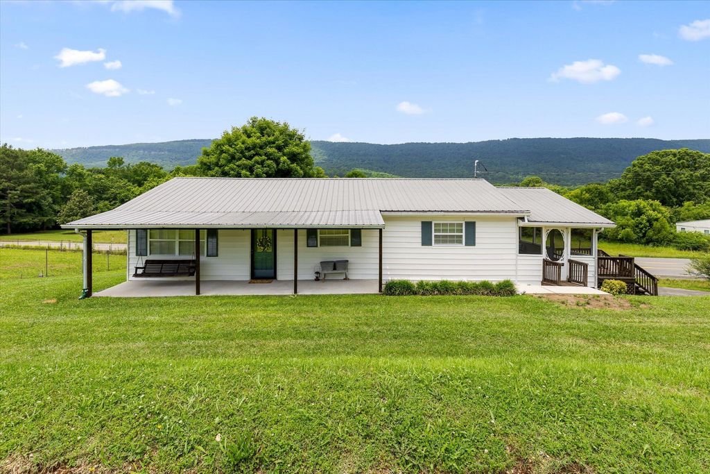 945 N Maple Street, Whitwell, TN 37397