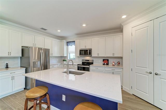 16341 HIDDEN OAK LOOP, Lakewood Ranch, FL 34211