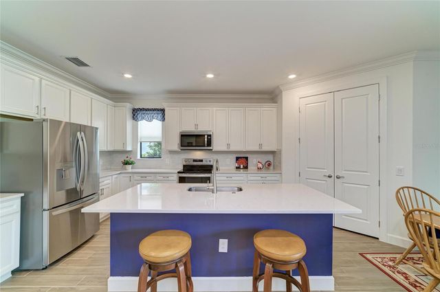 16341 HIDDEN OAK LOOP, Lakewood Ranch, FL 34211