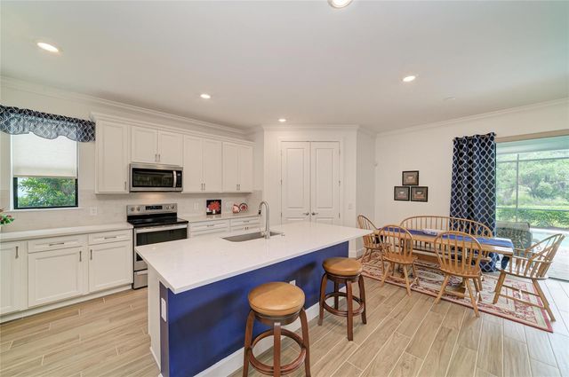 16341 HIDDEN OAK LOOP, Lakewood Ranch, FL 34211