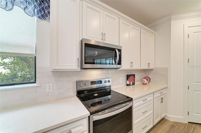 16341 HIDDEN OAK LOOP, Lakewood Ranch, FL 34211