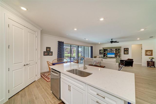 16341 HIDDEN OAK LOOP, Lakewood Ranch, FL 34211