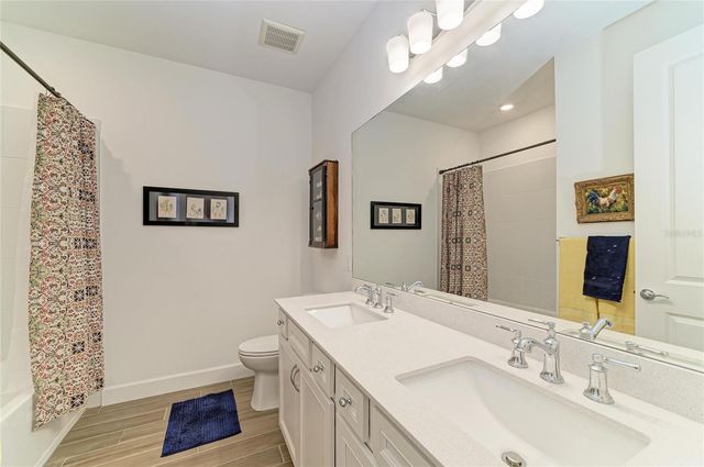 16341 HIDDEN OAK LOOP, Lakewood Ranch, FL 34211