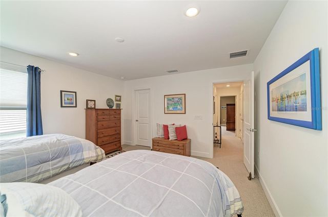 16341 HIDDEN OAK LOOP, Lakewood Ranch, FL 34211