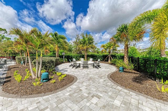 16341 HIDDEN OAK LOOP, Lakewood Ranch, FL 34211