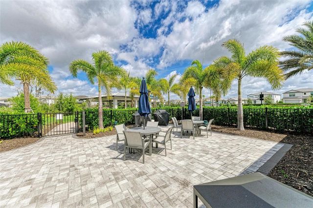 16341 HIDDEN OAK LOOP, Lakewood Ranch, FL 34211