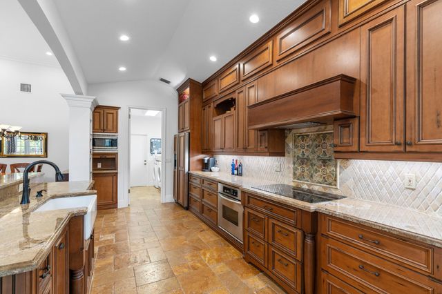 7795 LA CORNICHE Circle, Boca Raton, FL 33433