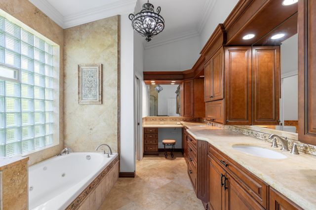 7795 LA CORNICHE Circle, Boca Raton, FL 33433