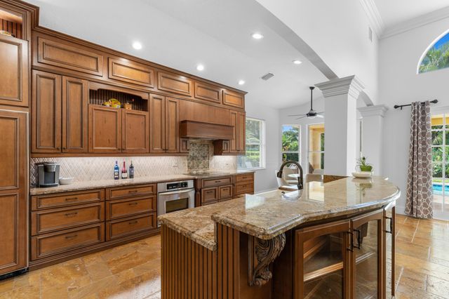 7795 LA CORNICHE Circle, Boca Raton, FL 33433