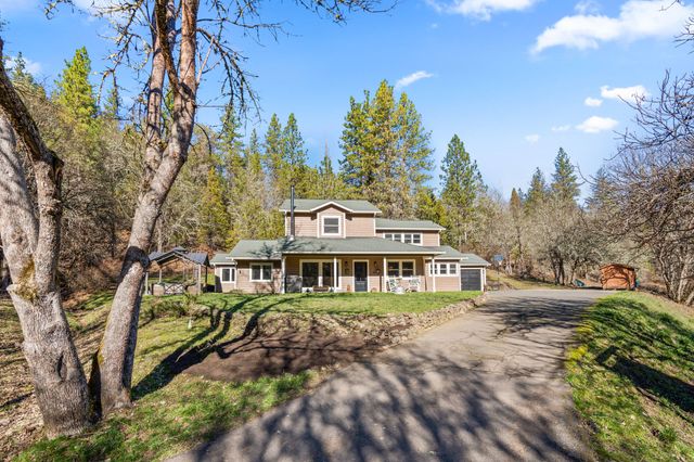 18781 E Evans Creek Road, Rogue River, OR 97537
