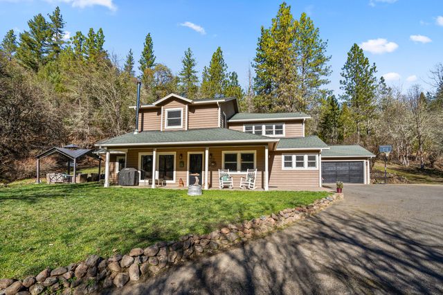18781 E Evans Creek Road, Rogue River, OR 97537