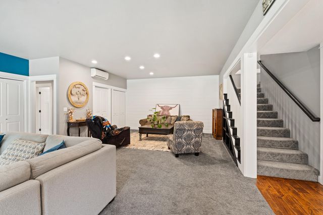 18781 E Evans Creek Road, Rogue River, OR 97537