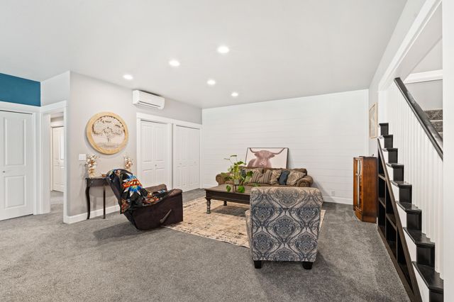 18781 E Evans Creek Road, Rogue River, OR 97537