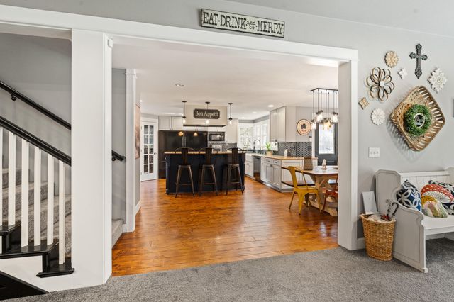 18781 E Evans Creek Road, Rogue River, OR 97537