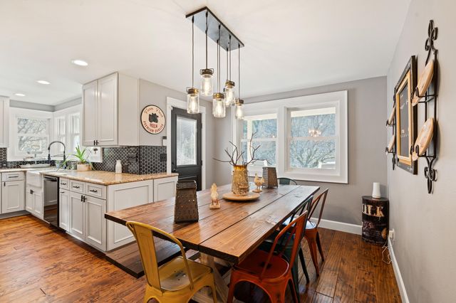 18781 E Evans Creek Road, Rogue River, OR 97537