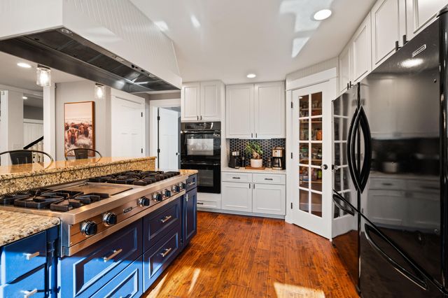 18781 E Evans Creek Road, Rogue River, OR 97537