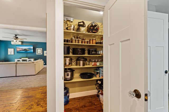 18781 E Evans Creek Road, Rogue River, OR 97537