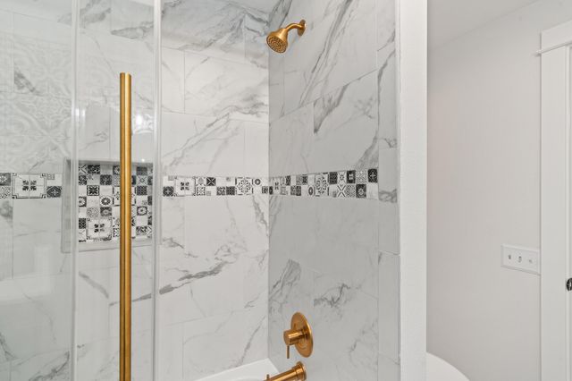 18781 E Evans Creek Road, Rogue River, OR 97537