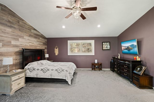 18781 E Evans Creek Road, Rogue River, OR 97537