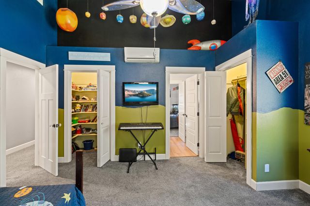 18781 E Evans Creek Road, Rogue River, OR 97537