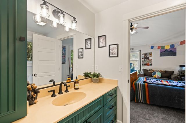 18781 E Evans Creek Road, Rogue River, OR 97537