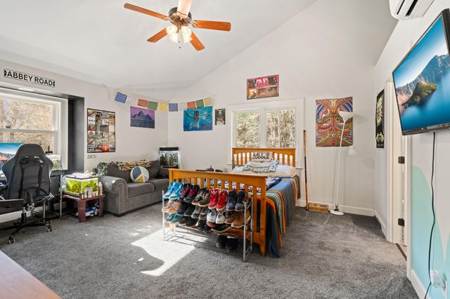 18781 E Evans Creek Road, Rogue River, OR 97537