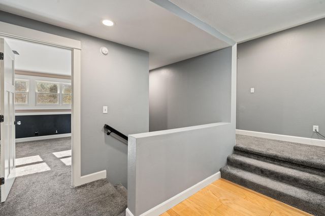 18781 E Evans Creek Road, Rogue River, OR 97537