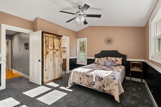 18781 E Evans Creek Road, Rogue River, OR 97537