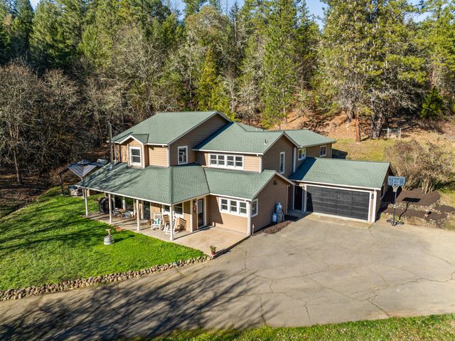 18781 E Evans Creek Road, Rogue River, OR 97537
