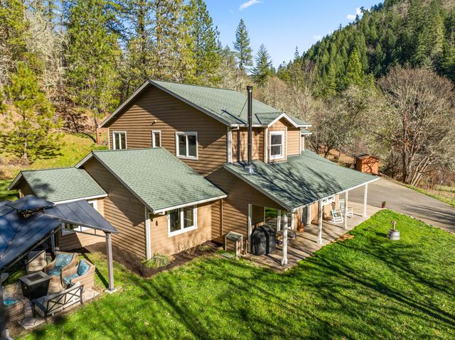 18781 E Evans Creek Road, Rogue River, OR 97537