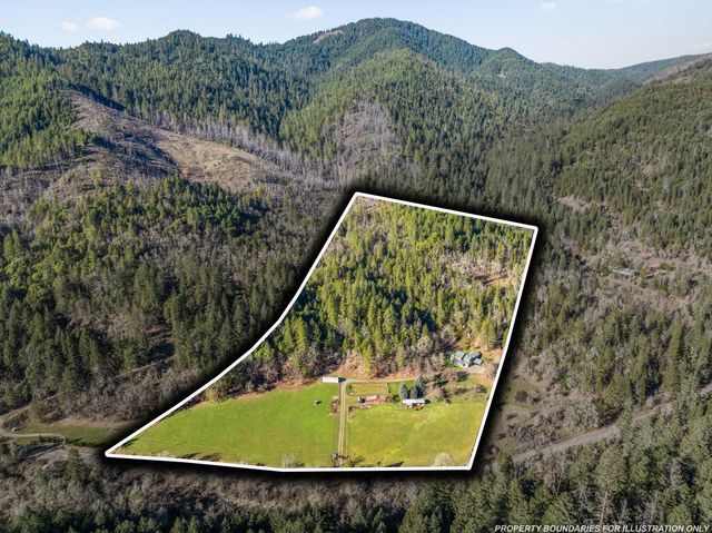 18781 E Evans Creek Road, Rogue River, OR 97537