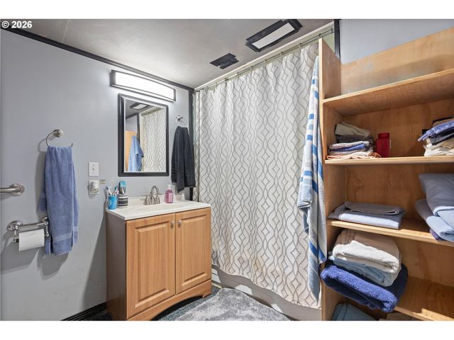 4095 CRYSTAL CREEK Loop, Eddyville, OR 97343