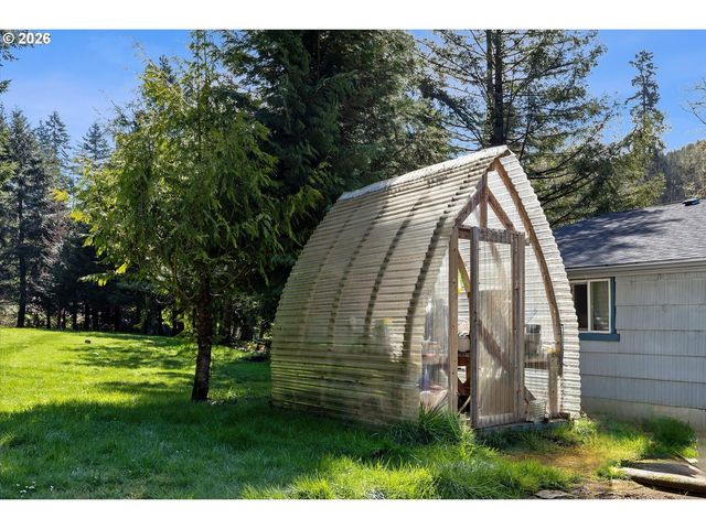 4095 CRYSTAL CREEK Loop, Eddyville, OR 97343